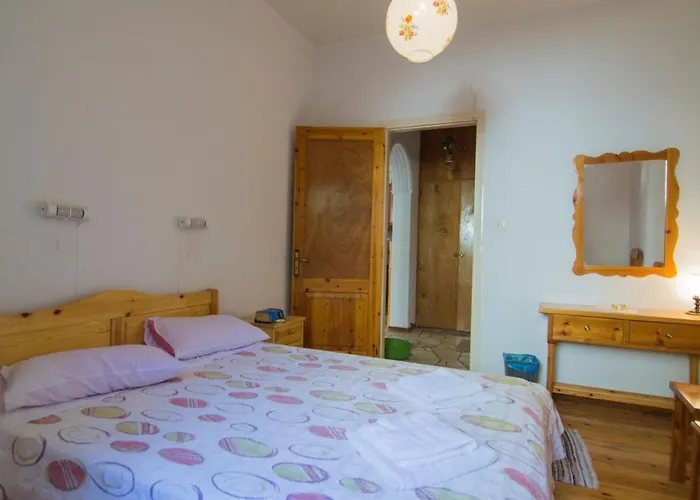 Eritha & Apartment Gaios