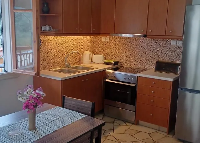 Eritha & Apartment Gaios