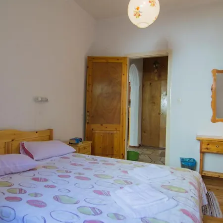 Eritha & Apartment Gaios