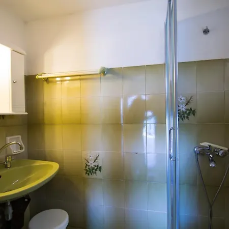 Apartment Eritha &